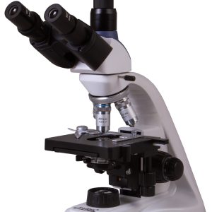 Microscopio trinocular Levenhuk MED 10T